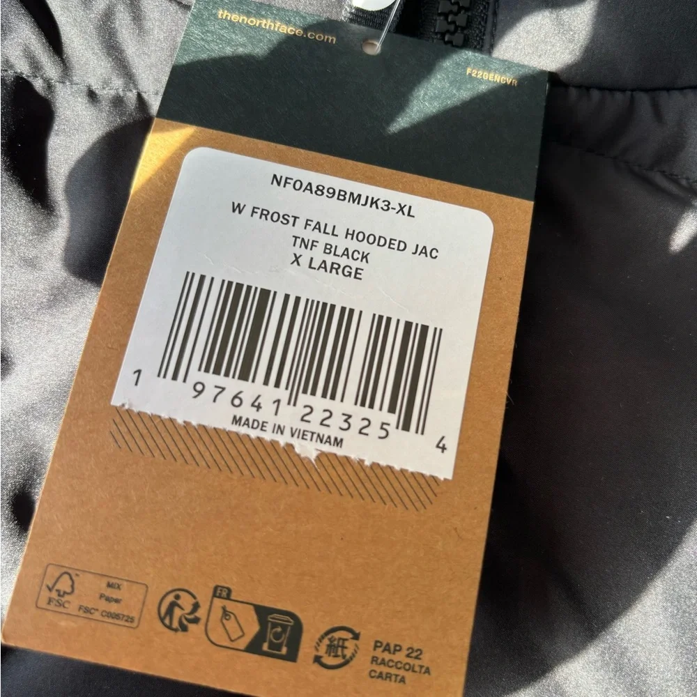 Women’s Frost Fall Hooded North Face Jacket- New with tags. - Picture 5 of 7